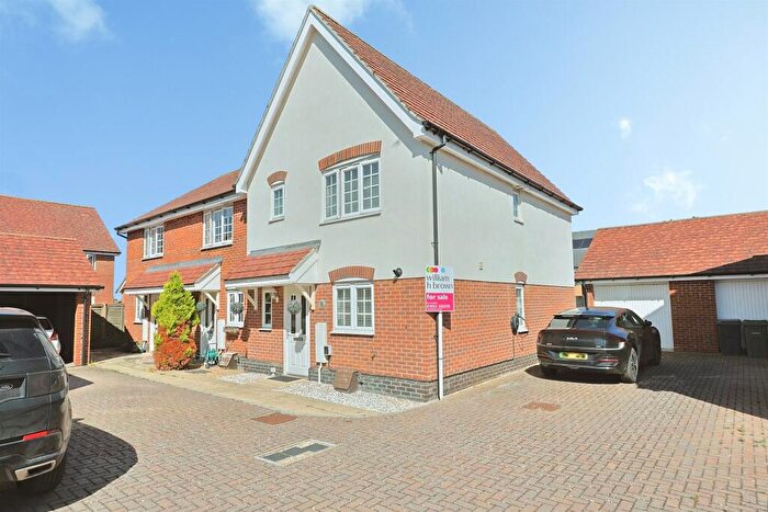 3 Bedroom End Of Terrace House For Sale In Curlew Crescent, Wymondham, NR18