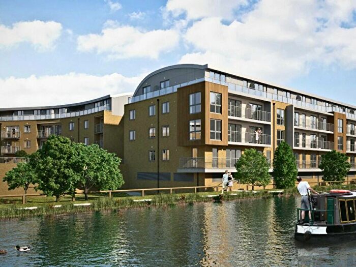 2 Bedroom Flat To Rent In Smeaton Court, Hertford, SG13