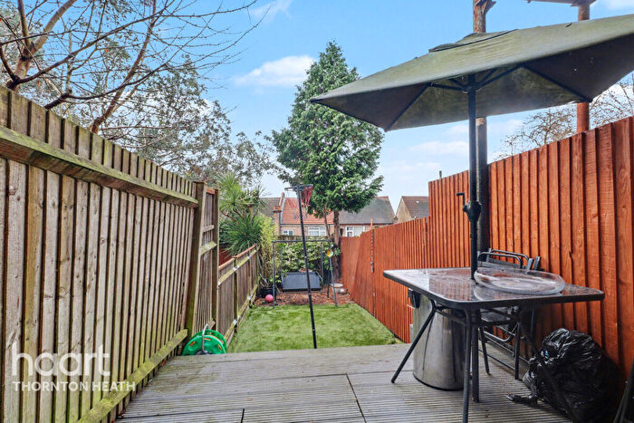 2 Bedroom Maisonette For Sale In Grange Road, London, SE25