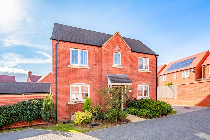 3 Bedroom Detached House For Sale In Whitcliffe Close, Bicester, OX26