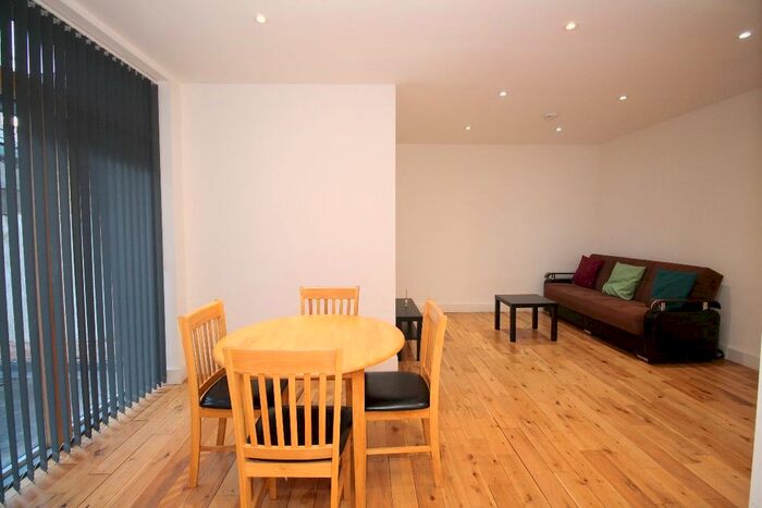 1 Bedroom Flat To Rent In Shirley Street, Canning Town, E16