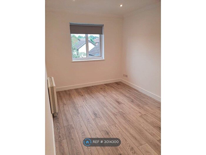 2 Bedroom Flat To Rent In Eldridge Close, Abingdon, OX14