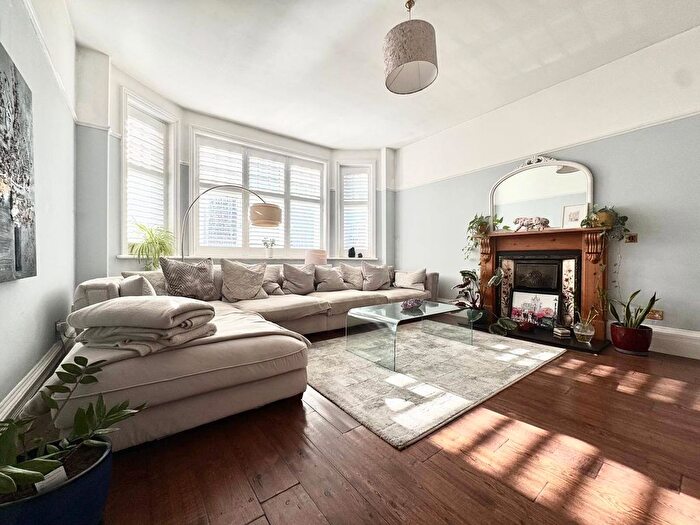 3 Bedroom Maisonette To Rent In Highland Road, Bromley, BR1