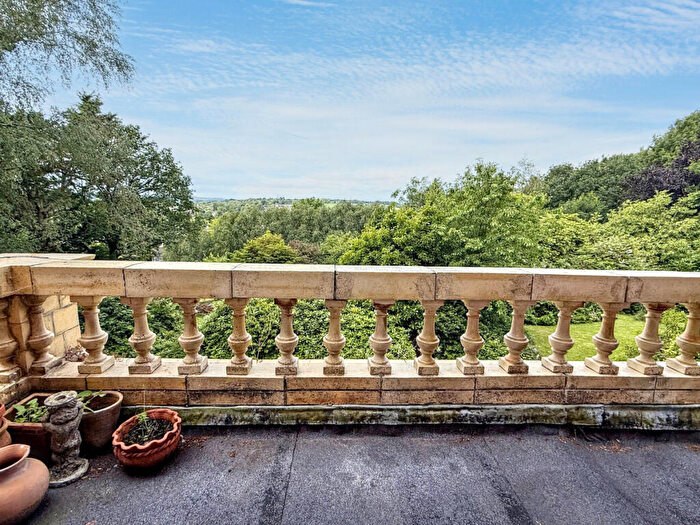 2 Bedroom Flat For Sale In Giddy Lake, Wimborne, BH21