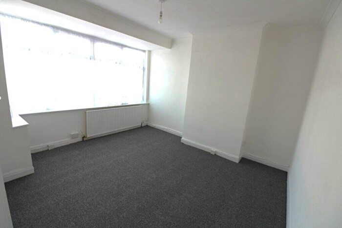 3 Bedroom End Of Terrace House To Rent In Clifford Road, N9