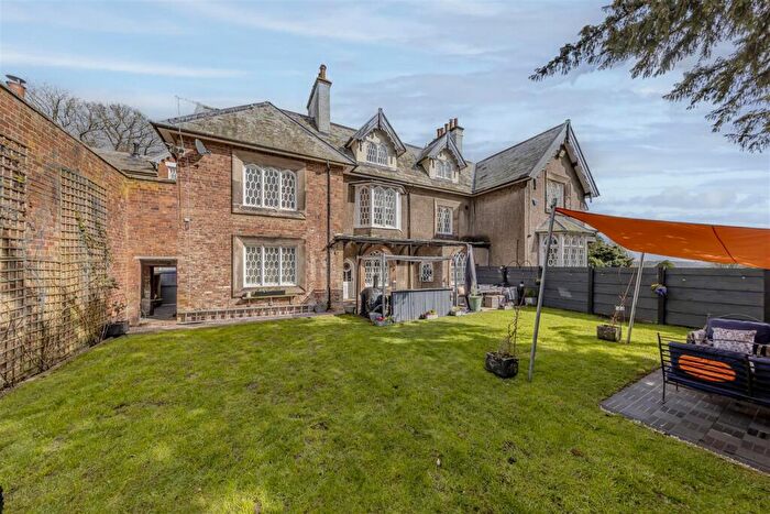 3 Bedroom House For Sale In Light Oaks Estate, Oakamoor, Staffordshire, ST10