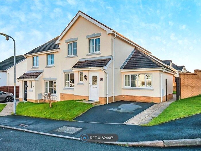 3 Bedroom Semi-Detached House To Rent In Maes Y Wennol, Carmarthen, SA31