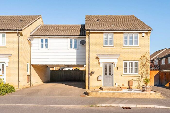 3 Bedroom Link Detached House For Sale In Dolphin Road, Norwich, NR5