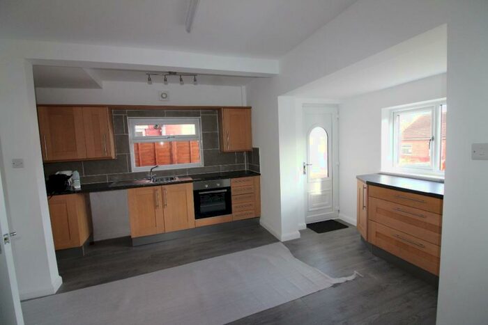 3 Bedroom Semi-Detached House To Rent In Linden Street, Nottingham, NG3