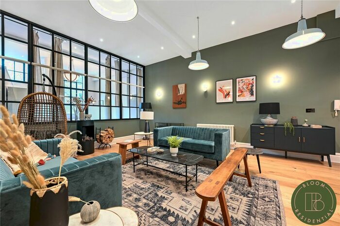 2 Bedroom Flat To Rent In Church Street, Chiswick, London, W4