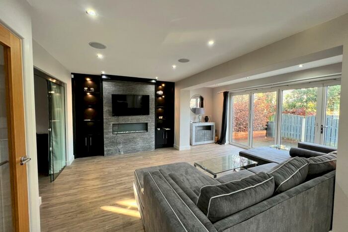 4 Bedroom Detached House For Sale In Vernon Road, Dore, S17