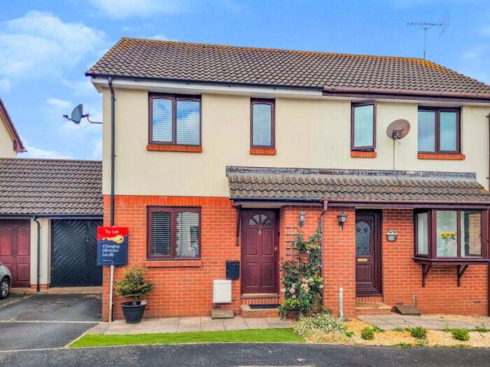 2 Bedroom House To Rent In Roundswell, EX31