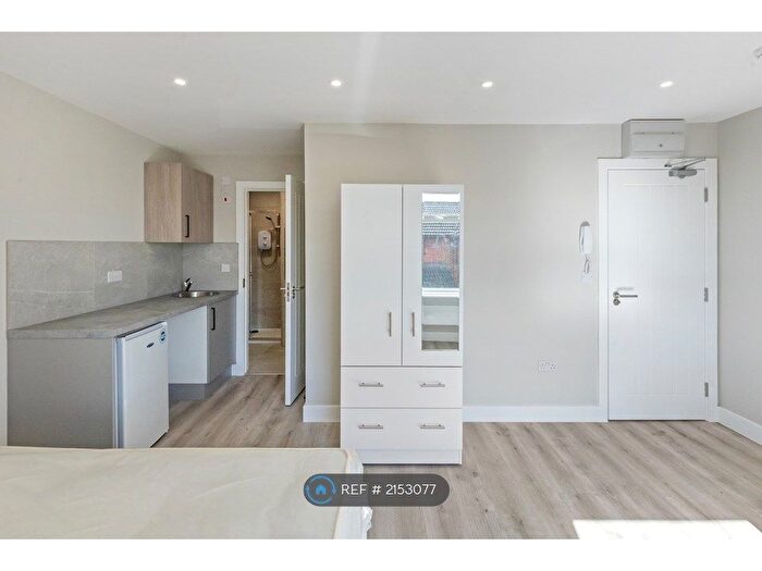 Studio To Rent In Rusham Road, Egham, TW20