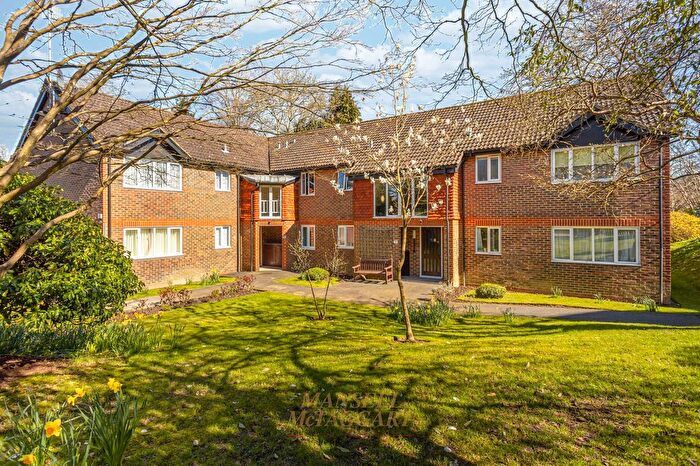 2 Bedroom Flat For Sale In Hartfield Road, Oakwood Park Hartfield Road, RH18
