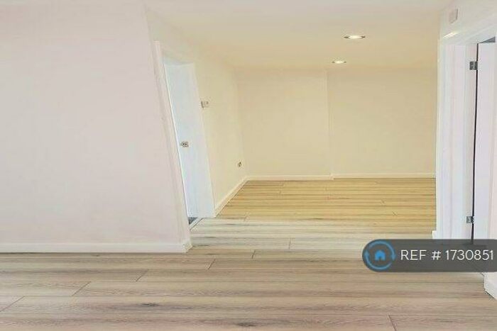 2 Bedroom Semi-Detached House To Rent In Shetland Close, Birmingham, B16