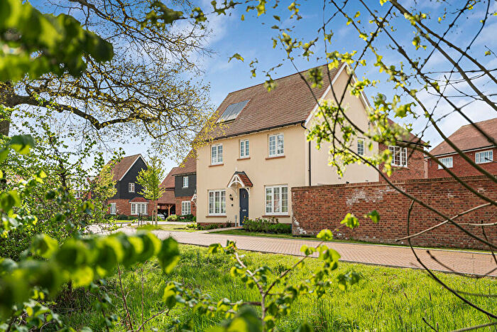 3 Bedroom Semi Detached House For Sale In Newton Close, Didcot, OX11