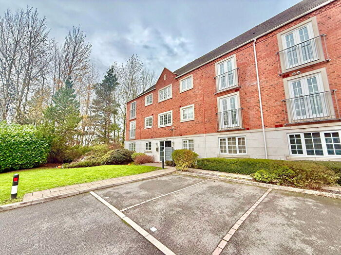 2 Bedroom Flat For Sale In Donnington Court, Dudley, DY1