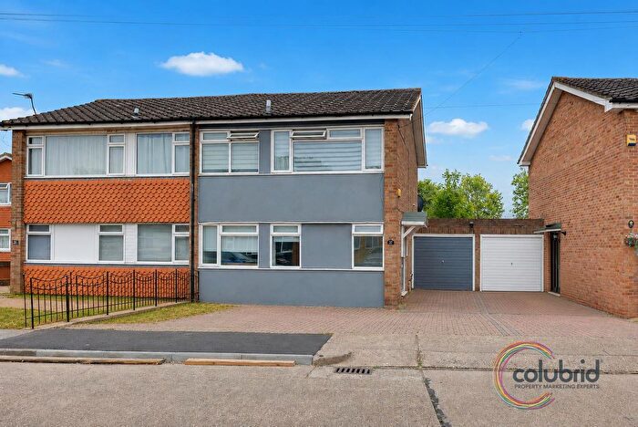 3 Bedroom Semi-Detached House For Sale In Rigby Gardens, Chadwell St Mary, RM16