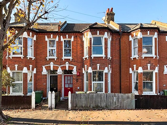 2 Bedroom Flat For Sale In Bovill Road, Forest Hill, SE23