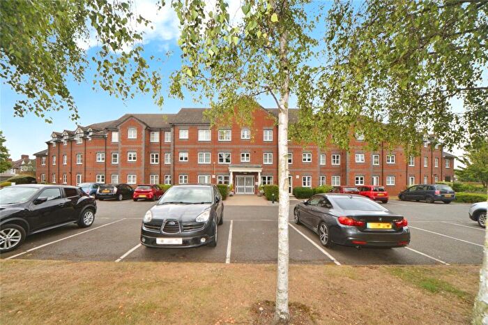 1 Bedroom Apartment For Sale In Paxton Court, Grove Park, SE12