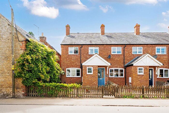 3 Bedroom End Of Terrace House For Sale In High Street, Whittlebury, NN12