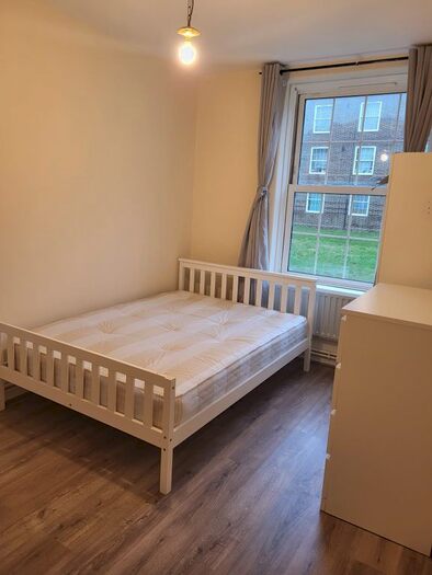 4 Bedroom Flat To Rent In Chicksand Street, London, E1