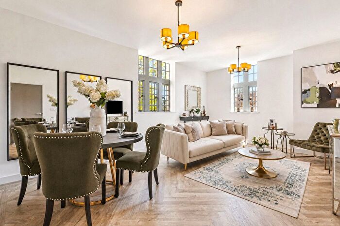 2 Bedroom Flat For Sale In The, St. George's Gardens, SW17