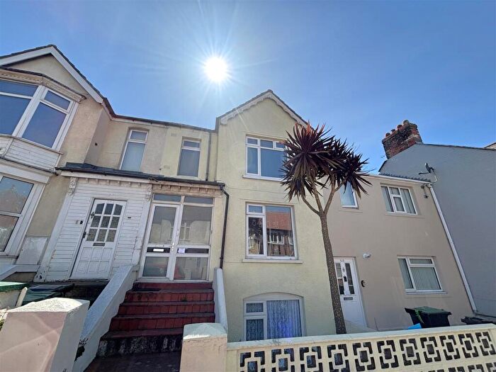 1 Bedroom Maisonette For Sale In Abbotsbury Road, Weymouth, DT4