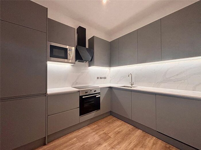 2 Bedroom Flat To Rent In Roop House, Fleet, Hampshire, GU51