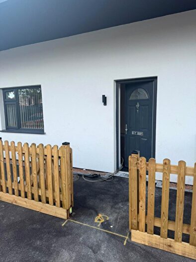 3 Bedroom Flat To Rent In Westmede Centre, Winsford Avenue, Coventry, CV5