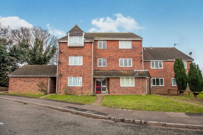 2 Bedroom Flat To Rent In Gerard Road, Clacton-On-Sea CO16