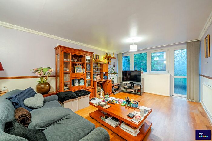 2 Bedroom Flat For Sale In Levison Way, N19