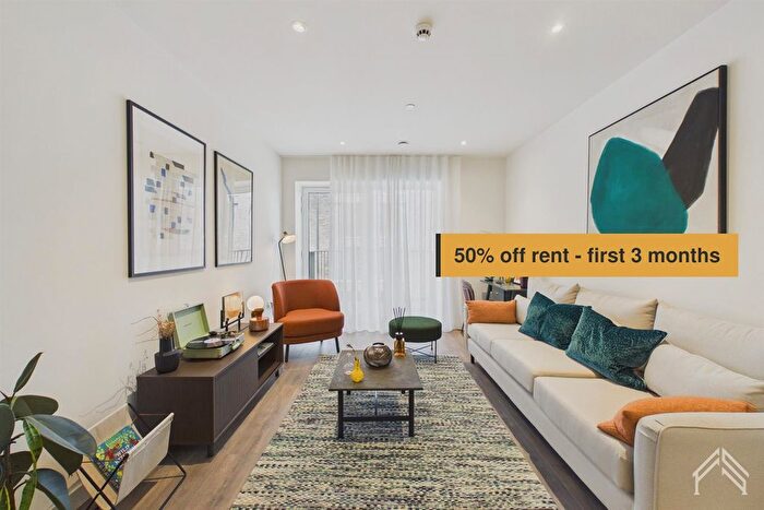 1 Bedroom Flat To Rent In Aviator Drive, The Maple | London, NW2