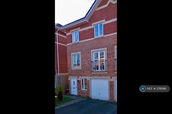 4 Bedroom End Of Terrace House To Rent In Anchor Crescent, Birmingham, B18