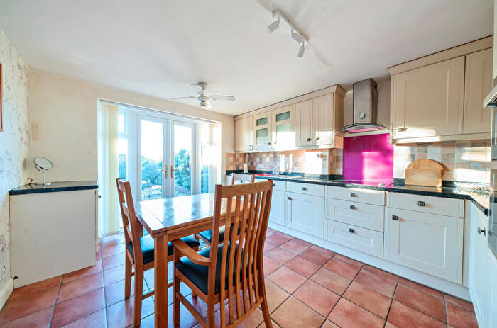 3 Bedroom Detached House For Sale In Charnwood Grove, Mansfield, Nottinghamshire, NG18