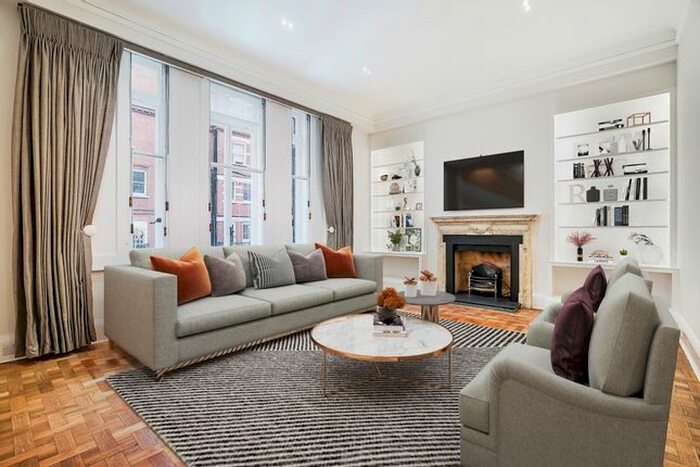 3 Bedroom Flat To Rent In Egerton Gardens, Knightsbridge, SW3