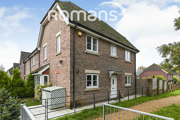 3 Bedroom Semi-Detached House To Rent In Merlin Way, JennettsPark, RG12