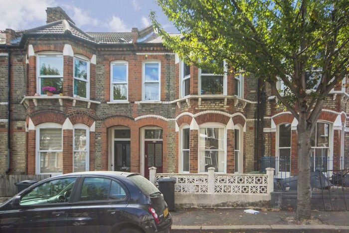 1 Bedroom Flat To Rent In Kildoran Road, London, SW2