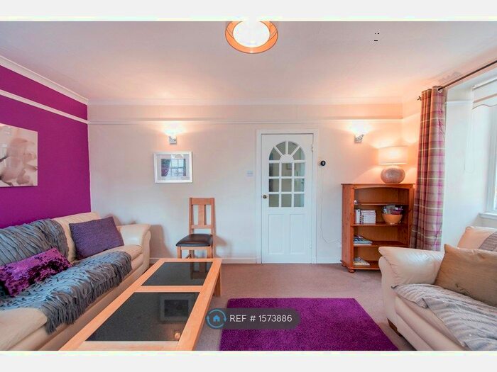 2 Bedroom Flat To Rent In Lawnmarket, Edinburgh, EH1