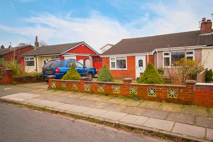 2 Bedroom Property To Rent In Throstle Grove, Bury BL8