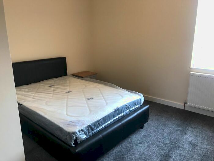 2 Bedroom Terraced House To Rent In Melville Place, Leeds, LS6