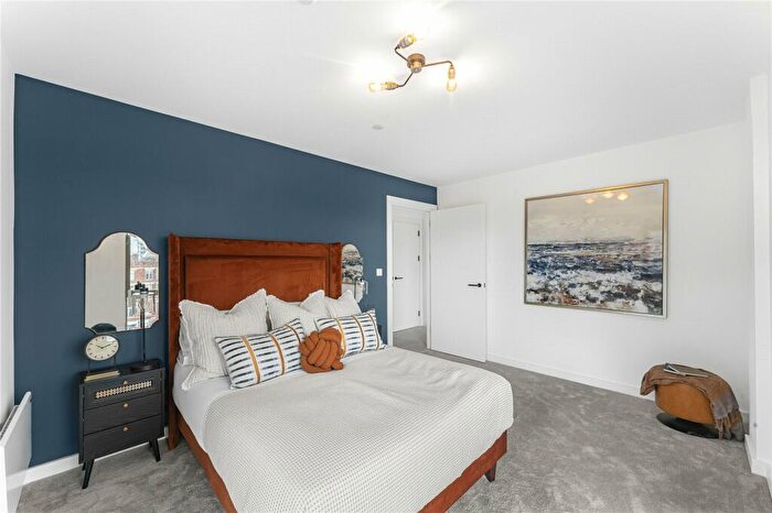 1 Bedroom Apartment For Sale In Limehouse Lofts, Caroline Street, London, E1