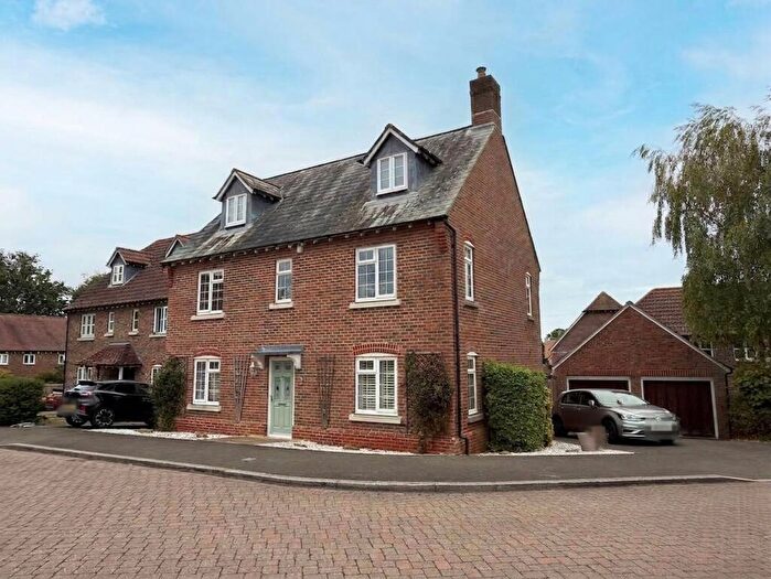 4 Bedroom Detached House For Sale In Willetts Way, Loxwood, RH14