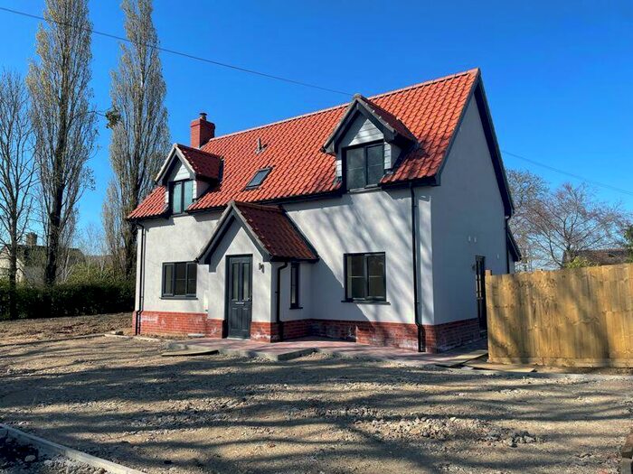 3 Bedroom Detached House For Sale In Poplar Farm Lane, Thurston, IP31