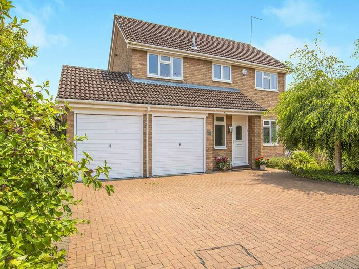 4 Bedroom Property To Rent In Victoria Road, Oundle, Peterborough, PE8