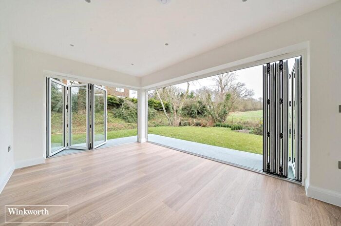 5 Bedroom Detached House For Sale In Frog Lane, Mapledurwell, Hampshire, RG25