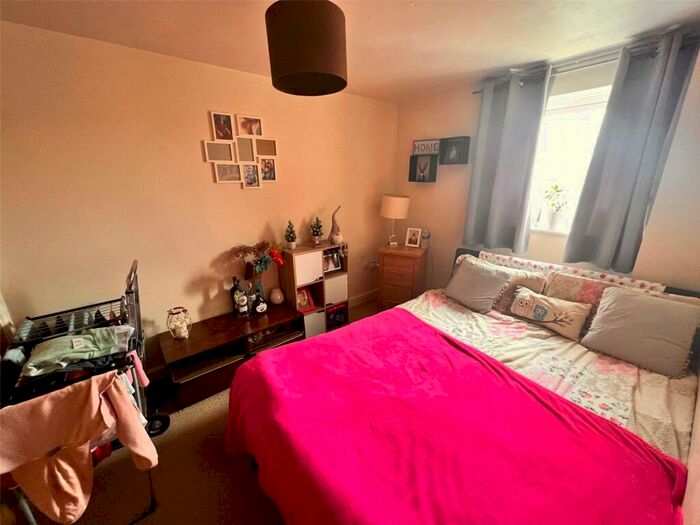 2 Bedroom Flat To Rent In Curzon Street, Burton-On-Trent, Staffordshire, DE14