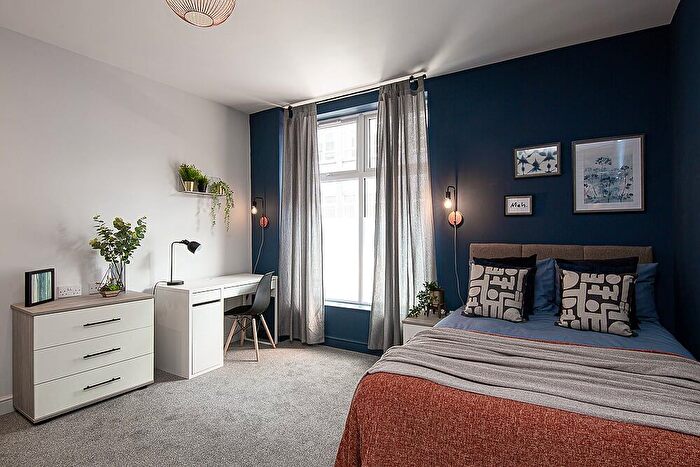 8 Bedroom Flat To Rent In Parsons Lane, Bury, BL9