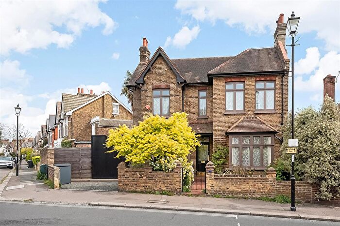 4 Bedroom Detached House For Sale In Vicars Hill, London, SE13