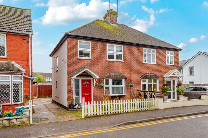 3 Bedroom Detached House For Sale In Glebe Road, Warlingham, CR6
